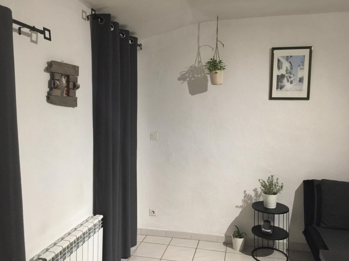 T2 Avec Terrasse, Clim , Box Fibre Apartment Vedene Exterior photo